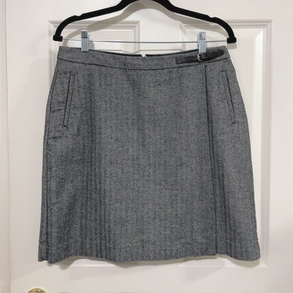 L.L. Bean Petites SIZE 10 Classic Grey Herringbone Cotton Skirt Buckle Accent
